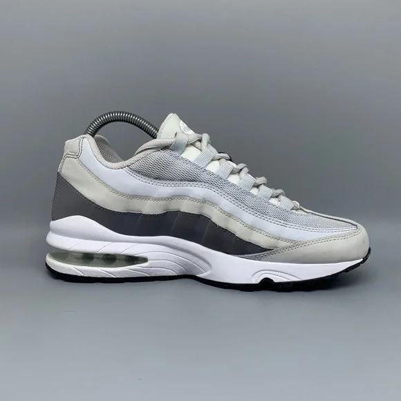 Nike Air Max 95 White Gray Running Shoes 905348-011 Men’s Sz 7Y Women's Sz 8.5